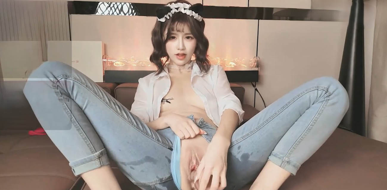 尤物女神【kiki2025】大秀福利，开裆牛仔裤露白虎嫩穴假屌疯狂抽插紧致蜜穴